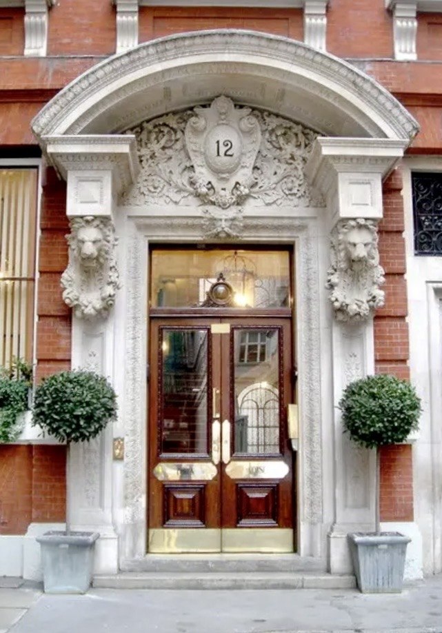 The entrance to Lisa Bardell’s City of London therapy room